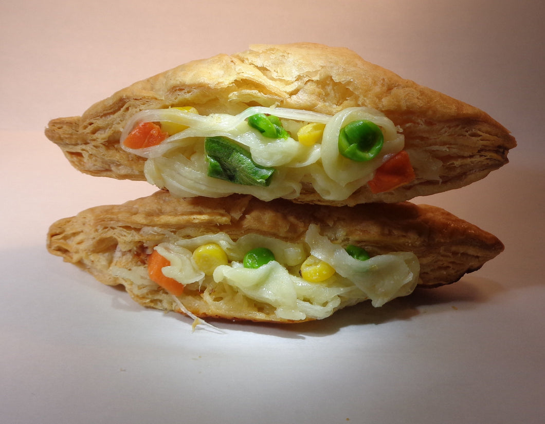 Mozzarella Cheese & Mix Vegetable Puff Pastry - 8 Pieces