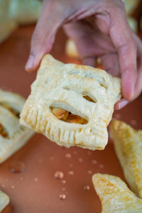 Almond and Raisin Puff Pastry - 8 Pieces