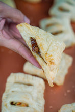 Load image into Gallery viewer, Apricot Turnover Puff Pastry - 8 Pieces

