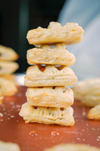 Load image into Gallery viewer, Almond and Raisin Puff Pastry - 8 Pieces
